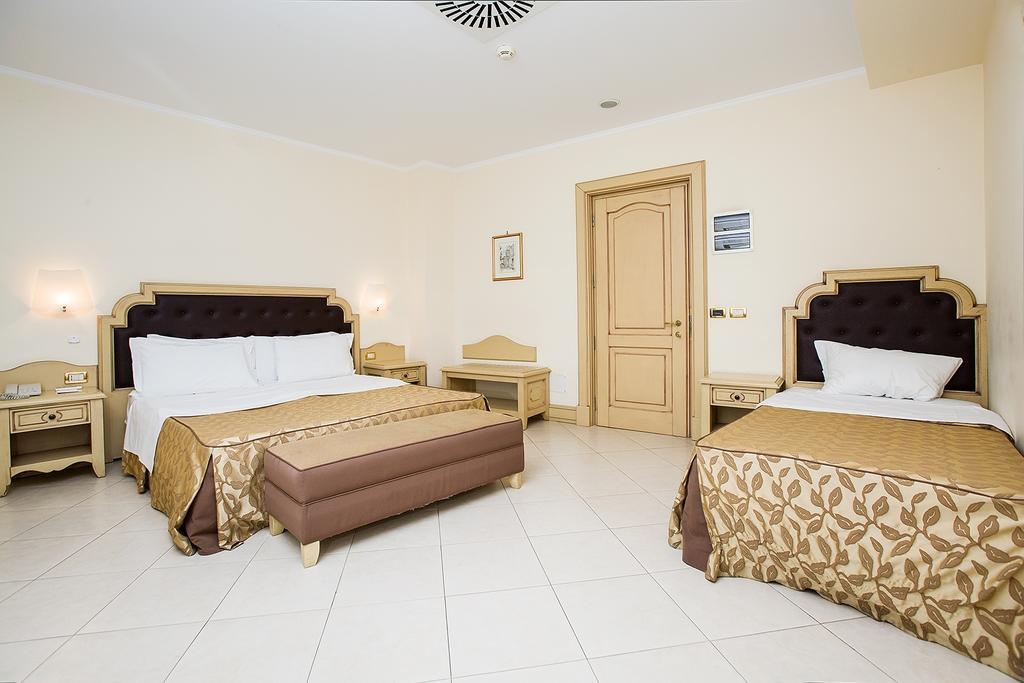Grand Hotel Faraglioni Ачитреца Стая снимка